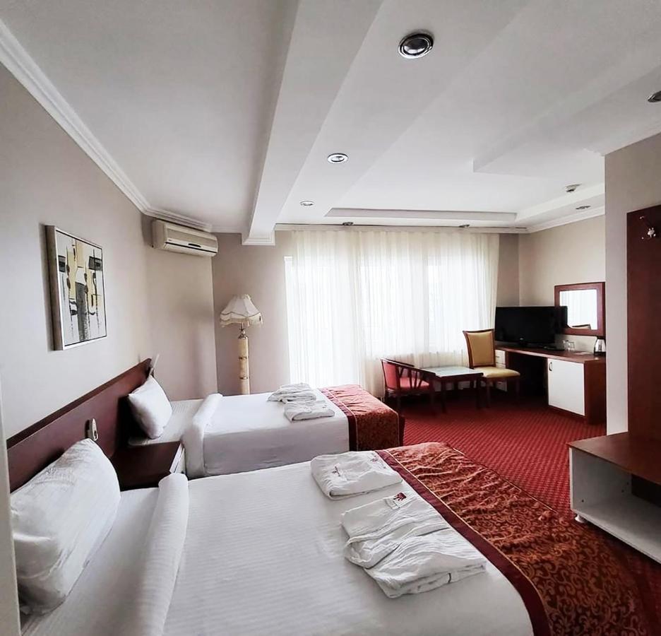 Hotel Royal Pristina Exterior foto